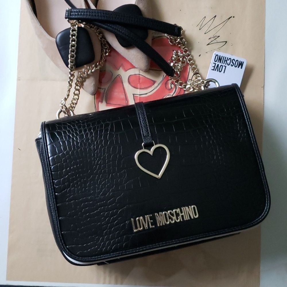 ♣️♣️♣️ LOVE MOSCHINO Embossed Shoulder Bag ♣️♣️♣️